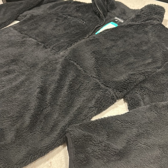 NWT BLACK HALF ZIP SHERPA PULLOVER - Picture 3 of 4